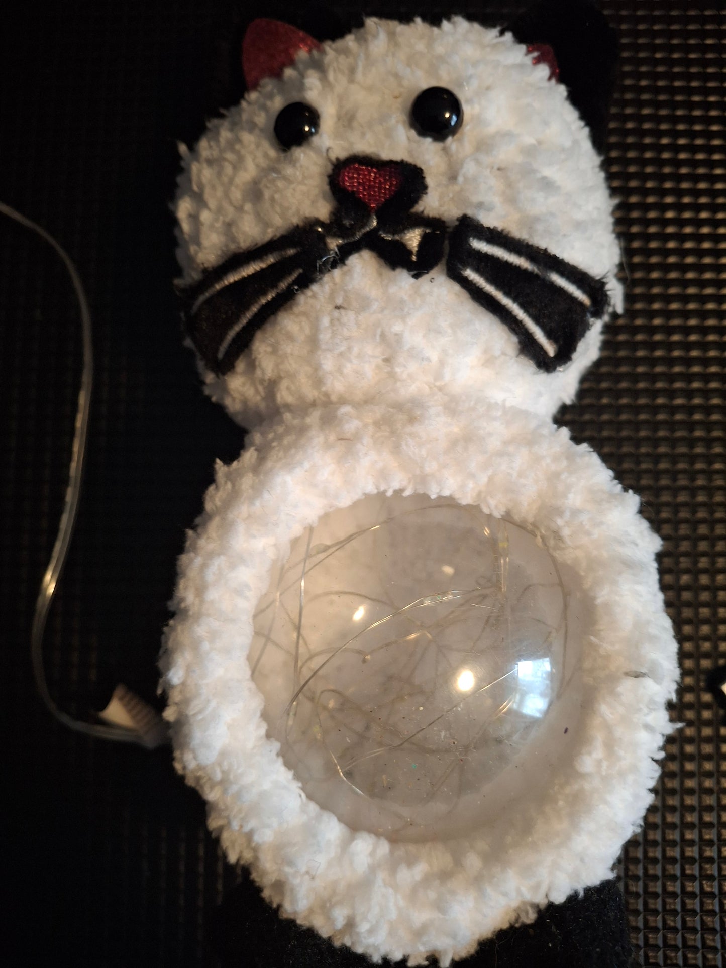 Cat knitted nightlight