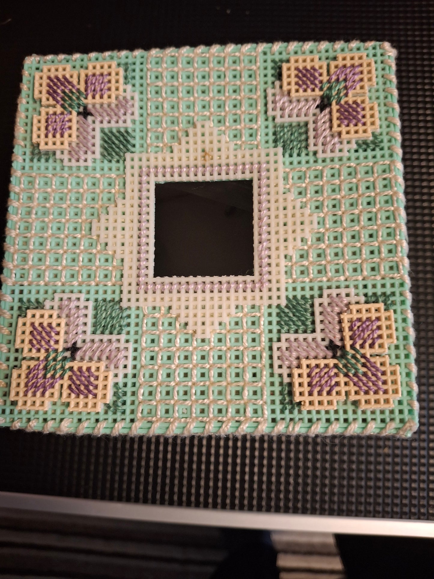 Floral design tissue box cover