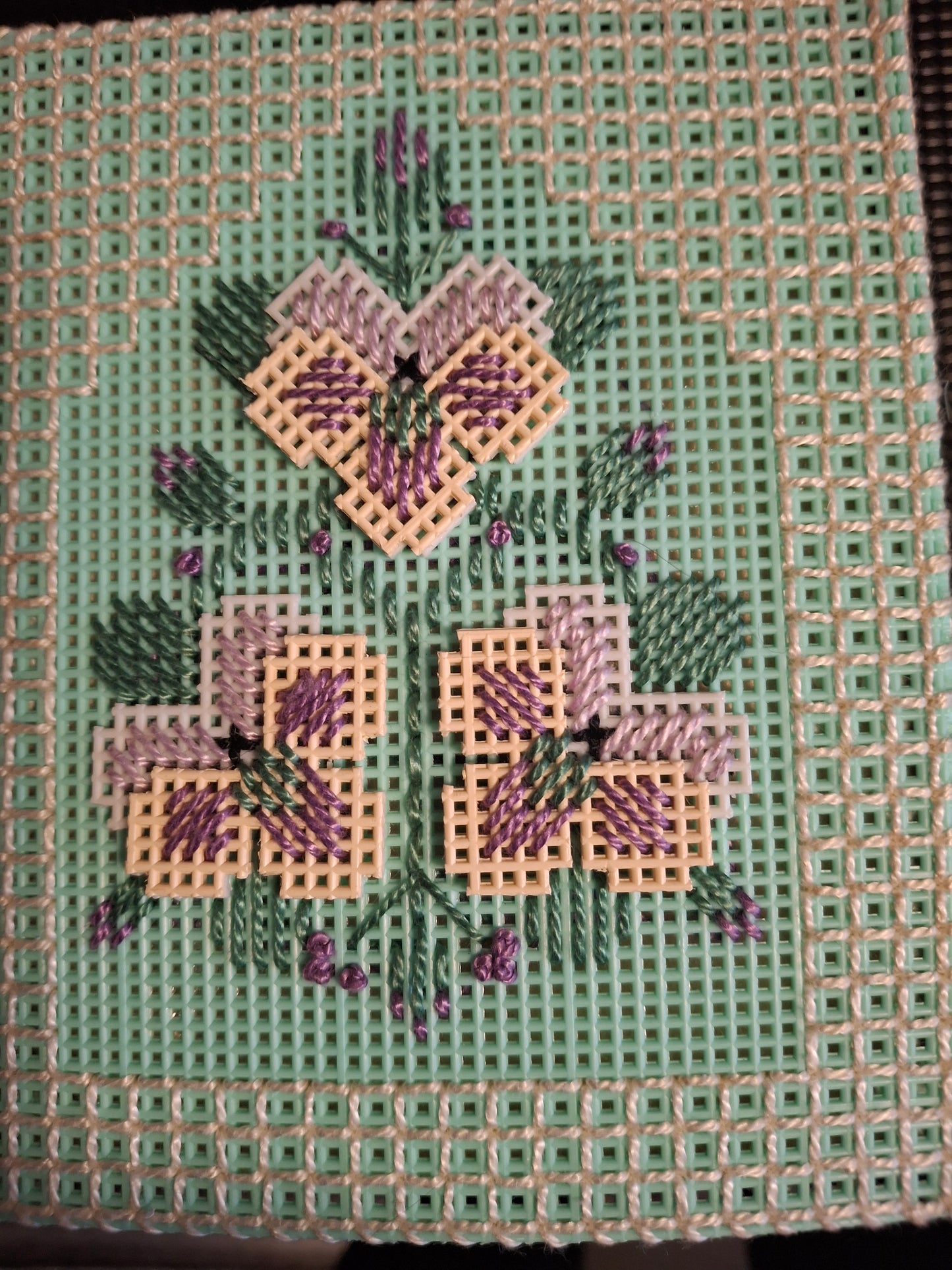 Floral design tissue box cover