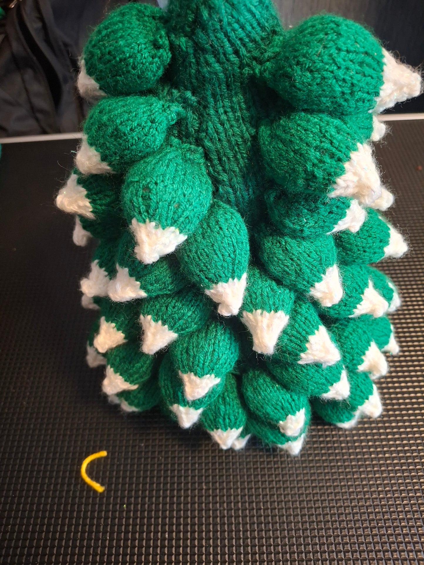 Knitted Christmas tree