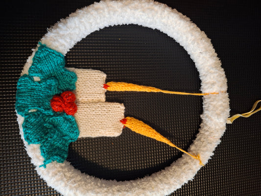 Candle knitted wreath