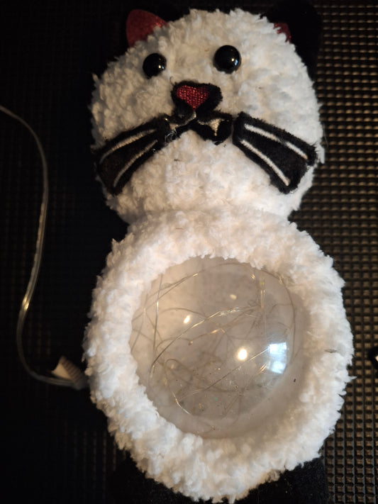 Cat knitted nightlight