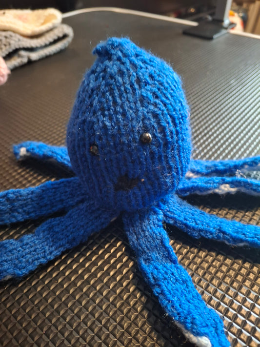 Octopus knitted teddy