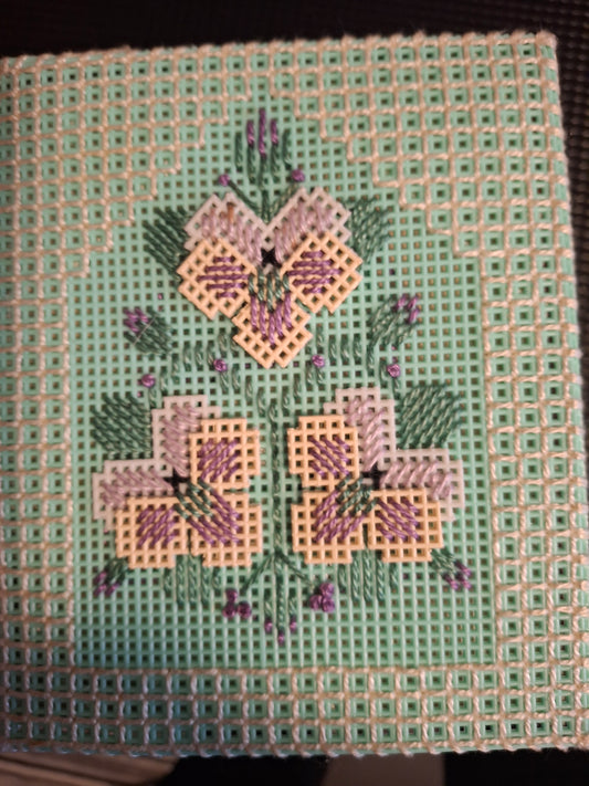 Floral design tissue box cover