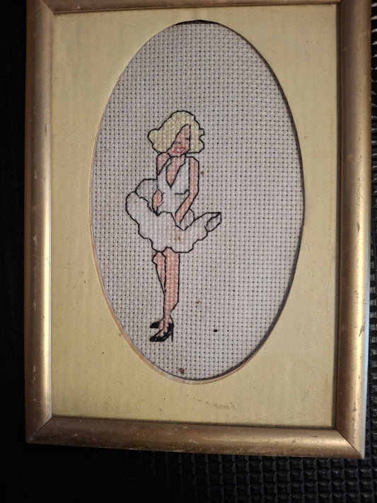 Marilyn Monroe  design cross stitch